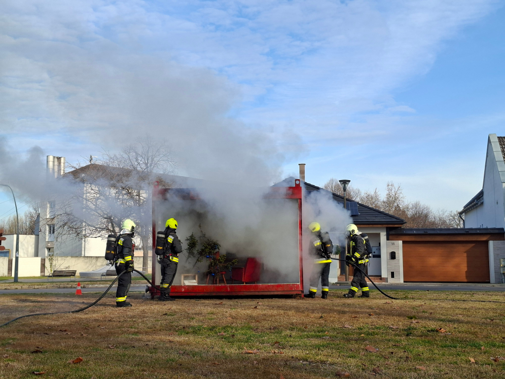 Tűzvédelmi bemutató, Nyírbátor című videó előképe