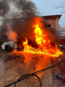 Egy autó teljes terjedelmében égett Nyíregyházán