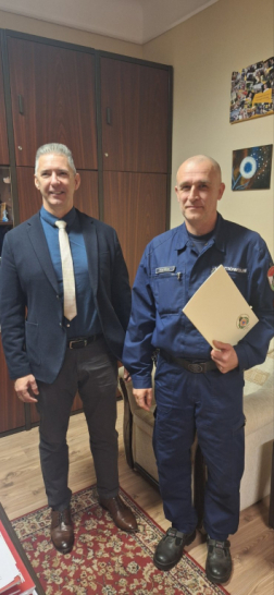 Vörös Tamás igazgató úr és a köszöntött, Petró József