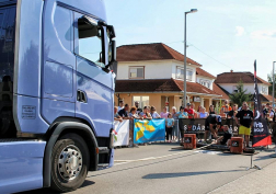 15 tonnás járművet húzott a versenyen Szilágyi Ferenc őrmester.